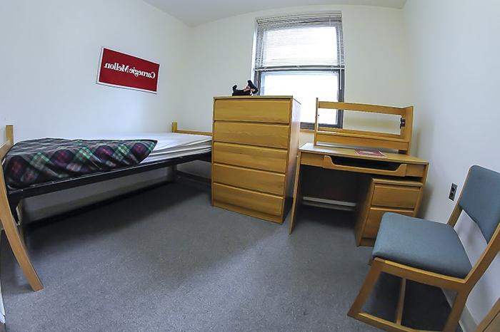 McGill House Semi-Suite Single - bed, dresser, desk chair and window